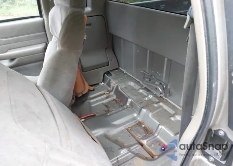 1999 Chevrolet S-10 Ls из США, поврежденный, VIN 1GCCS1948X8150811